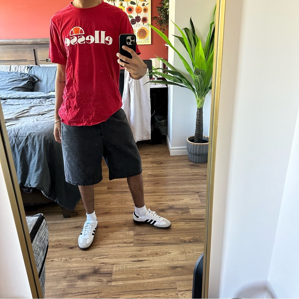 RED ELLESSE T-SHIRT - LARGE